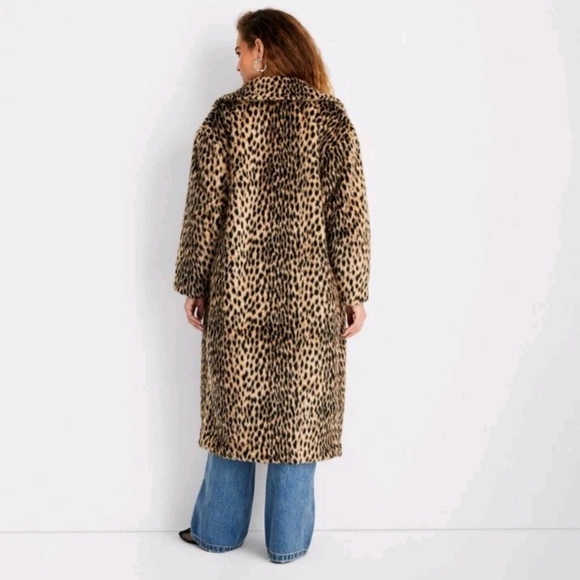 Elegant Leopard Print Teddy Jacket - Picture 2 of 4